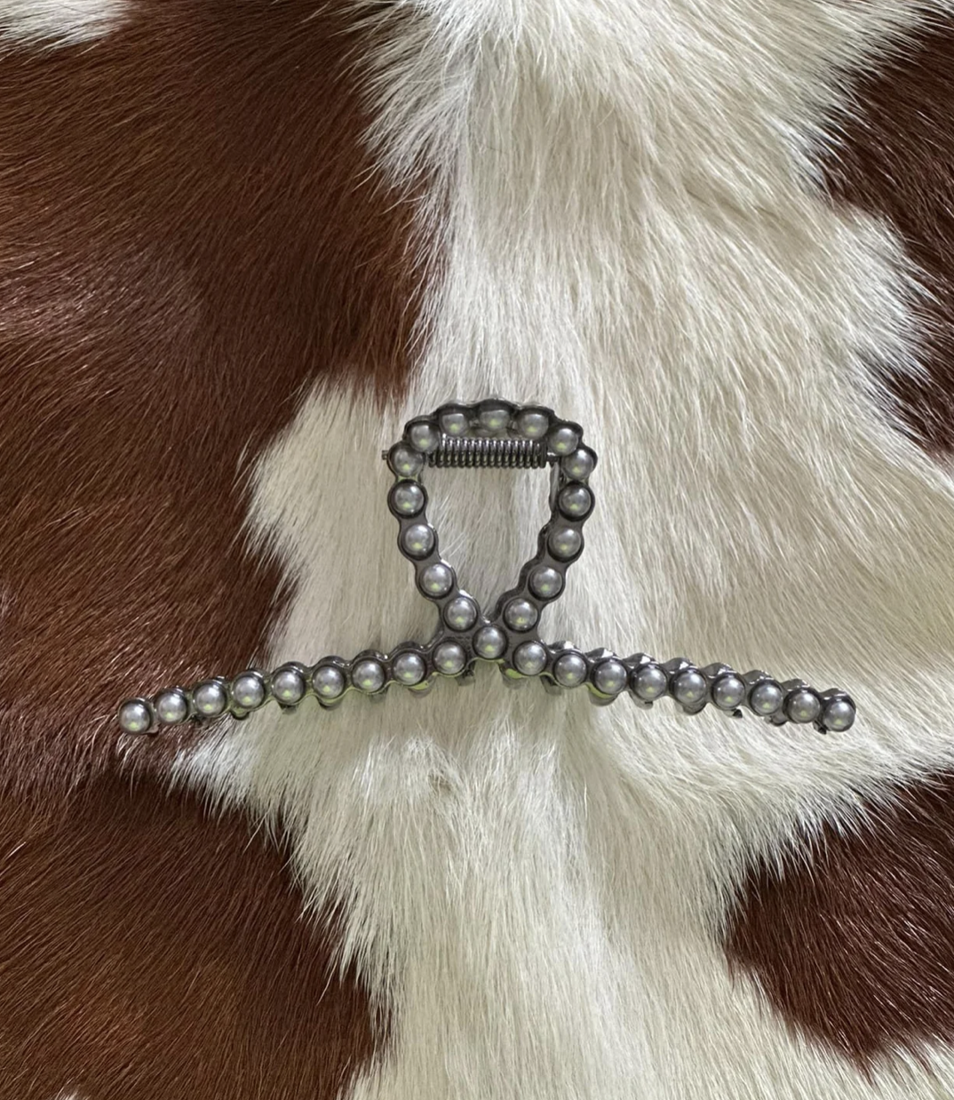 Faux Navajo Pearl Claw Clip